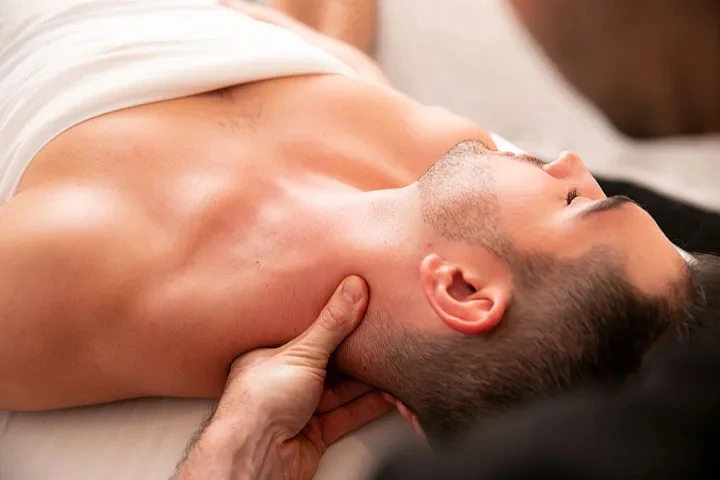 8 Amazing Benefits of Consistent Massage Therapy During Cold Times